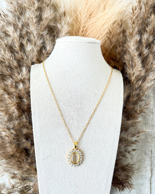 Collier Egle